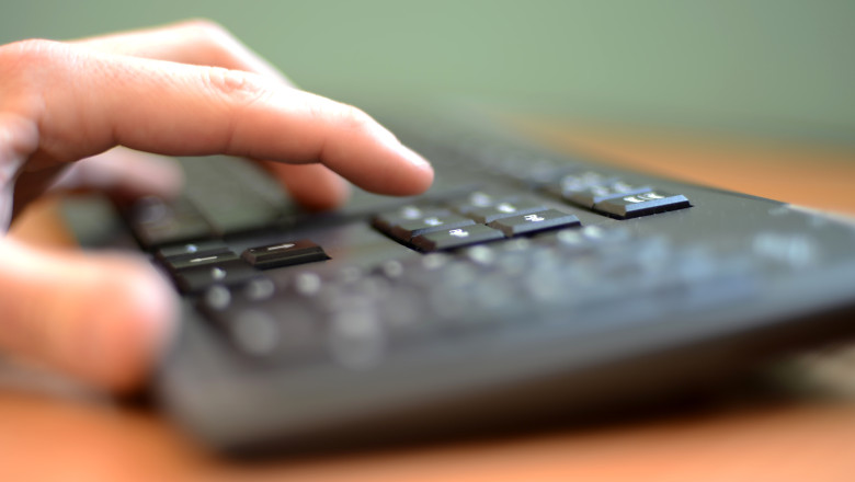 Canadieni furati de hackeri romani. Anchetatorii au descins la 22 de adrese din cinci judete Imagine