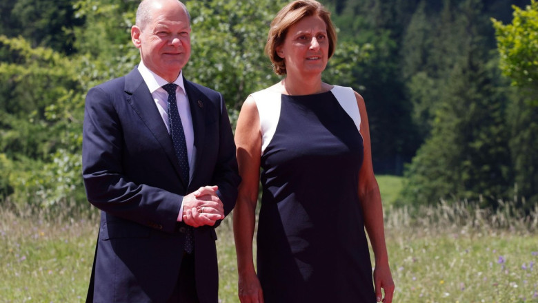 Cancelarul Olaf Scholz, criticat pentru neglijenta. Documente guvernamentale confidentiale au fost gasite de vecini la gunoi Imagine