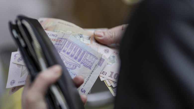 Cand vor fi distribuite pensiile pe luna mai. Anuntul facut de Posta Romana Imagine