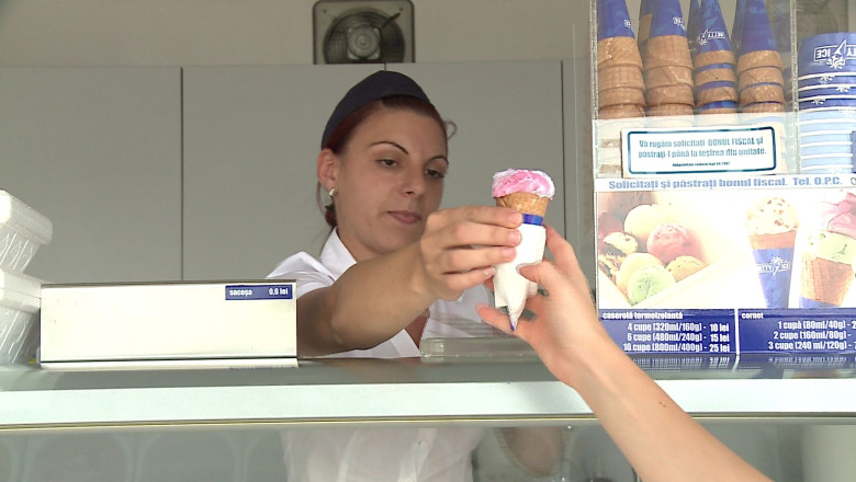 Canicula creste cererea de inghetata Imagine