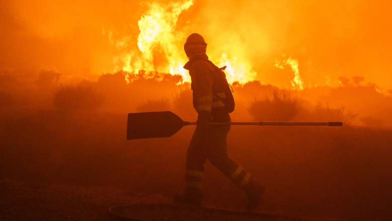 Canicula topeste sudul Europei. Incendii de vegetatie in Spania, unde doua persoane au murit. Un localnic a decedat in Franta Imagine