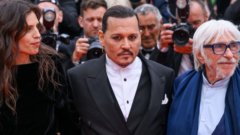 Cannes 2023. Festivalul a fost deschis de un film cu Johnny Depp in rolul principal. Actorul a fost primit cu ovatii pe covorul rosu Imagine