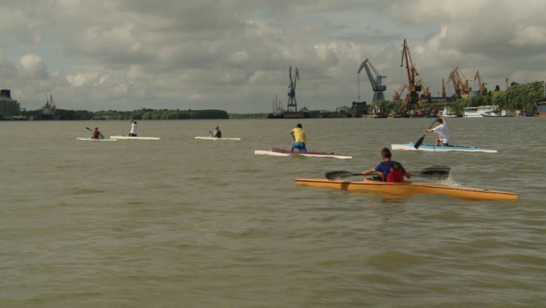 Canotori de aur in fluviul saraciei. La Braila scade numarul copiilor care vor sa faca sport Imagine