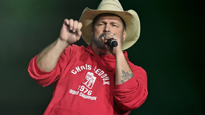Cantaretul country Garth Brooks a fost acuzat de viol de fosta sa coafeza. Victima povesteste ca s-a gandit sa se sinucida Imagine