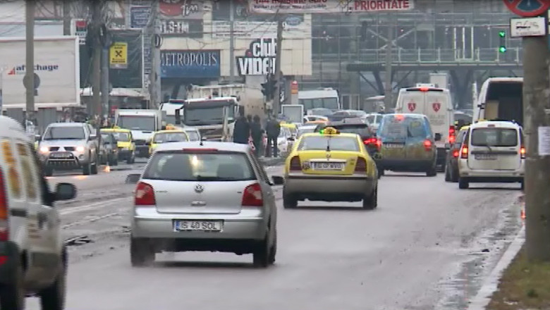 Capcane pe strazile Iasiului din cauza ploii inghetate Imagine