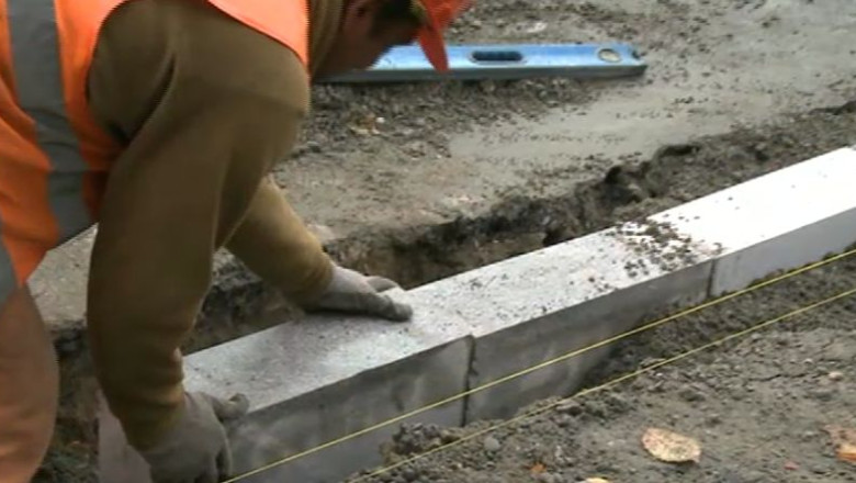 Capitala isi schimba, din nou, bordurile. Lucrarile au inceput pe Bulevardul Elisabeta si continua pe Bulevardul Eroilor Imagine