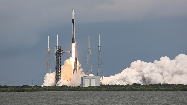 Capsula SpaceX care ii va readuce inapoi pe Terra pe astronautii blocati in spatiu s-a conectat la Statia Spatiala Internationala Imagine