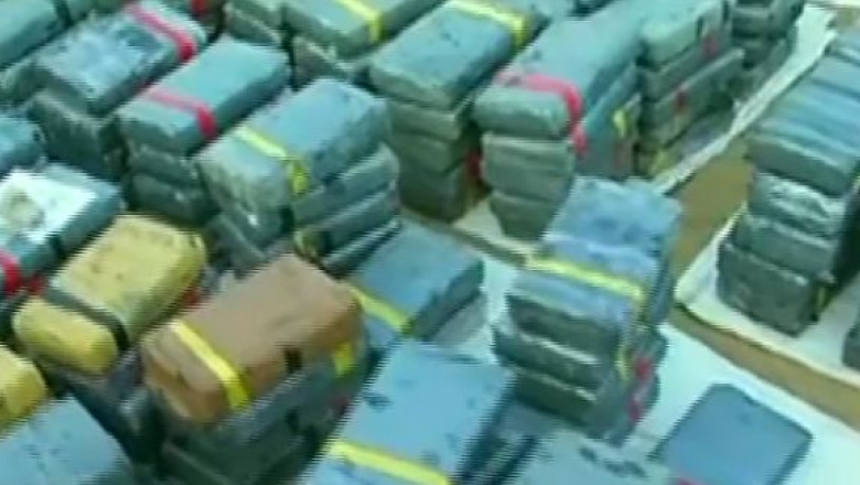 Captura impresionanta de droguri. Autoritatile din Peru au confiscat aproape 3,5 tone de cocaina Imagine