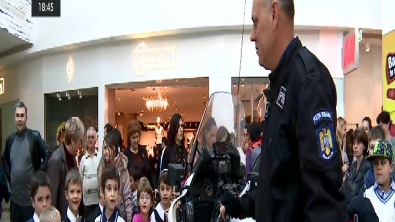 Caravana educatiei rutiere. Peste o suta de copii au invatat regulile de circulatie Imagine