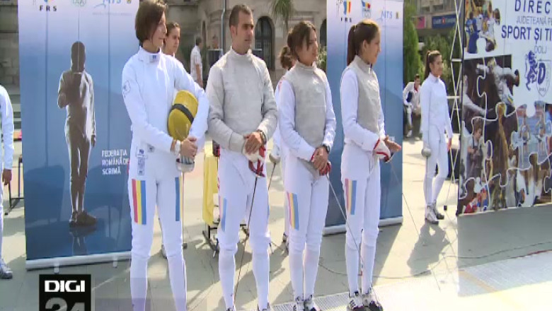 Caravana scrimei a ajuns in Banie. Marii campioni ai tarii au facut demonstratii in centrul orasului Imagine
