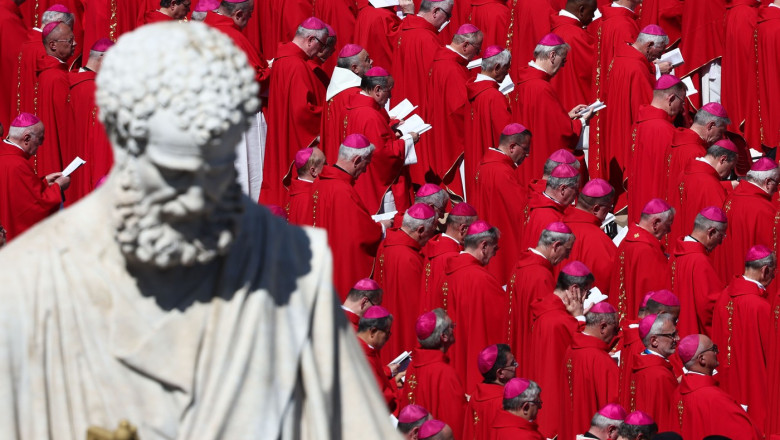 Cardinalii au ales data de 7 mai pentru inceperea conclavului si alegerea noului papa. Cine participa si cum va avea loc votul Imagine