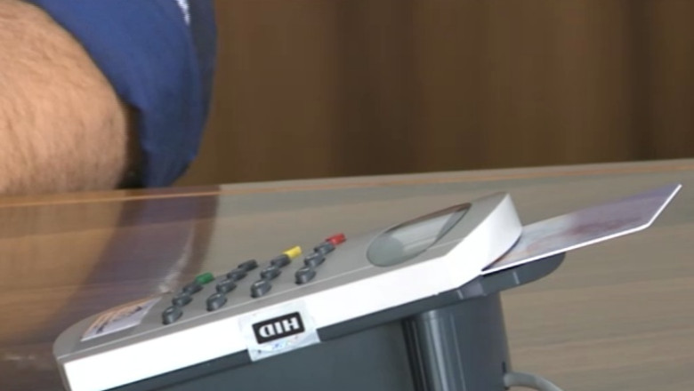 Cardul controverselor. Un milion de carduri de sanatate au ramas nedistribuite. Protestatarii fata de „noua identitate electronica” Imagine