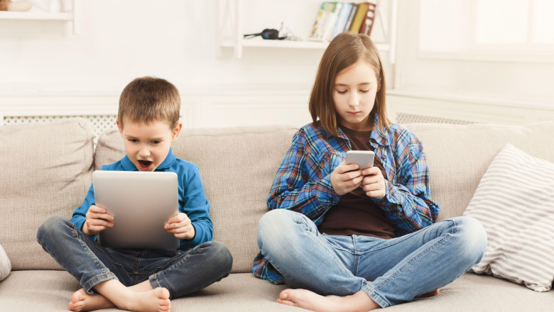 Care este impactul internetului asupra copiilor. Politia arata ca 1 din 6 elevi considera importanta realizarea provocarilor online Imagine