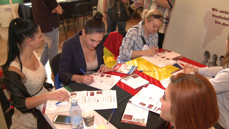 Cariere in alb: sute de job-uri in strainatate oferite medicilor, la Timisoara Imagine