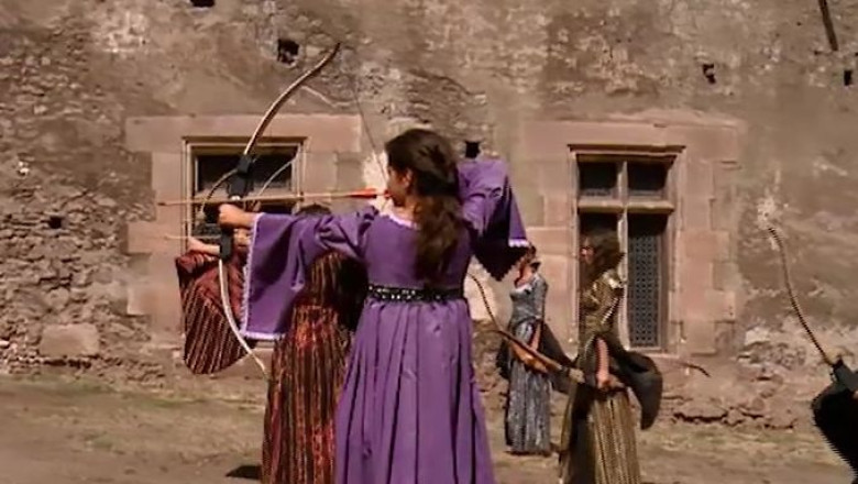 Carnaval Medieval la Hunedoara. Vor fi ateliere mestesugaresti, concerte si spectacole de teatru Imagine