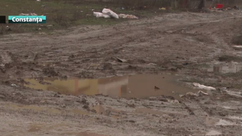 Cartier nou, strazi neasfaltate. Locatarii sunt satui sa umble prin noroi si vor sa-si vanda casele Imagine