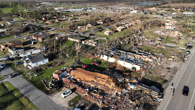 Cartiere intregi din Mississippi s-au prabusit in 10 minute. Tornada devastatoare a lovit noaptea, oamenii dormeau si n-au auzit alerta Imagine