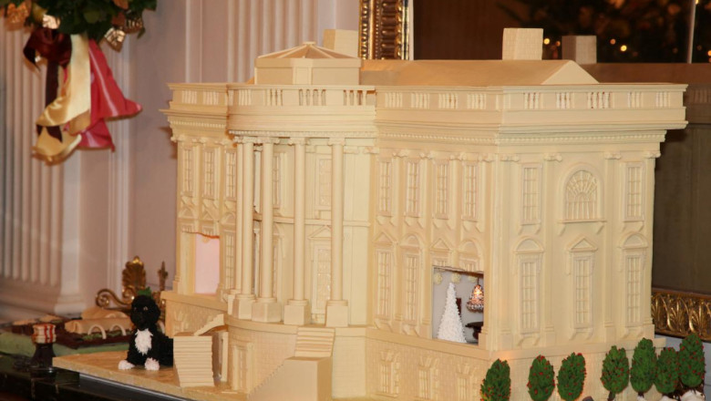 Casa Alba a fost impodobita de sarbatori Imagine