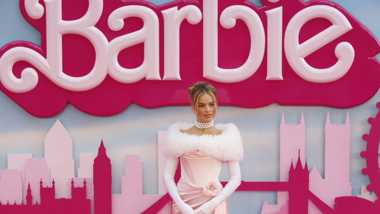 Cat va incasa Margot Robbie pentru rolul din filmul Barbie Imagine