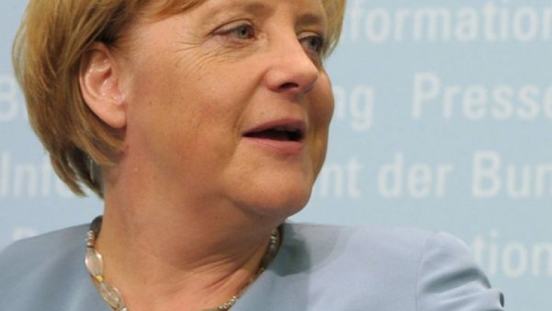 Cate telefoane are A. Merkel si care i-a fost ascultat. Sfaturile lui E. Hurezeanu pentru demnitari Imagine