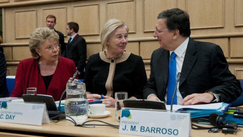 Catherine Day: Comisia Europeama va analiza in detaliu procesul de revizuire a Constitutiei Imagine