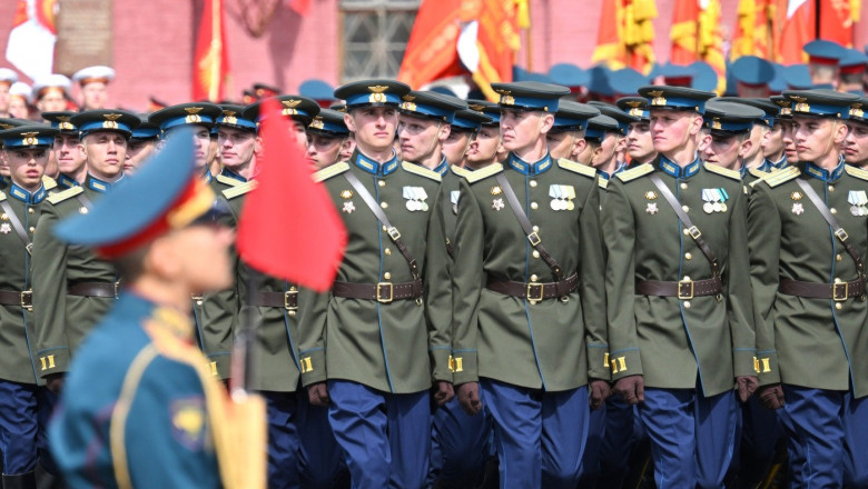 Cati militari rusi lupta in Ucraina. Numarul lor creste de la luna la luna Imagine