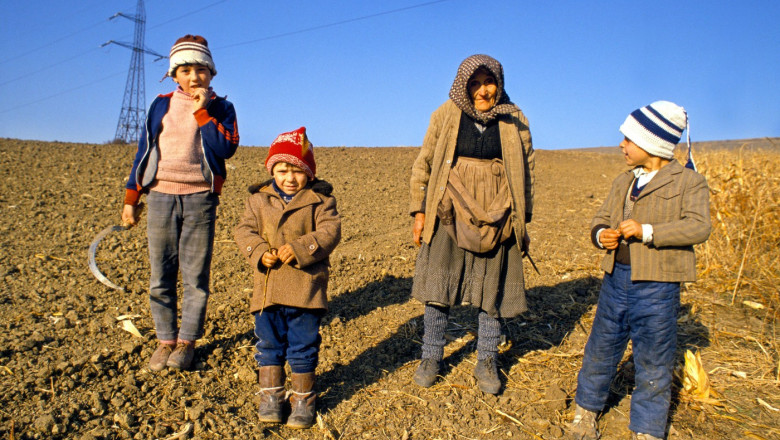 Cati romani se afla „in risc de saracie” conform ultimelor date oficiale. Cele mai afectate zone din Romania Imagine