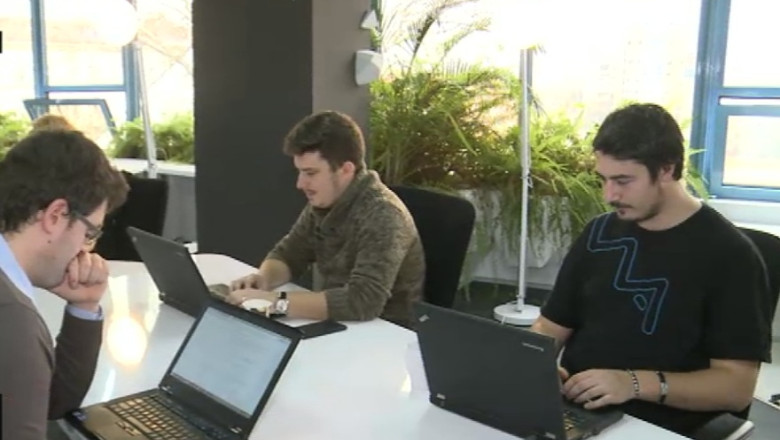 Cativa romani ii apara pe americani de hackeri Imagine