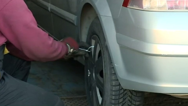 Cauciucurile de iarna sunt obligatorii si inainte de 1 noiembrie. Ce amenda risca soferii care nu respecta legea Imagine