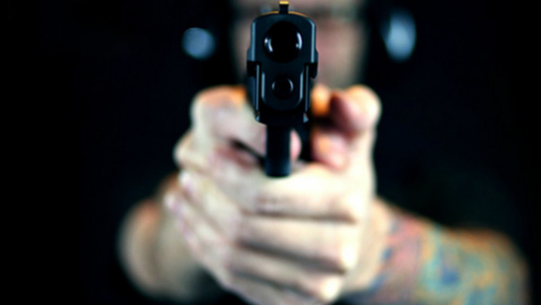 Cautat pentru un jaf armat, un italian s-a predat Politiei de Frontiera Bihor Imagine