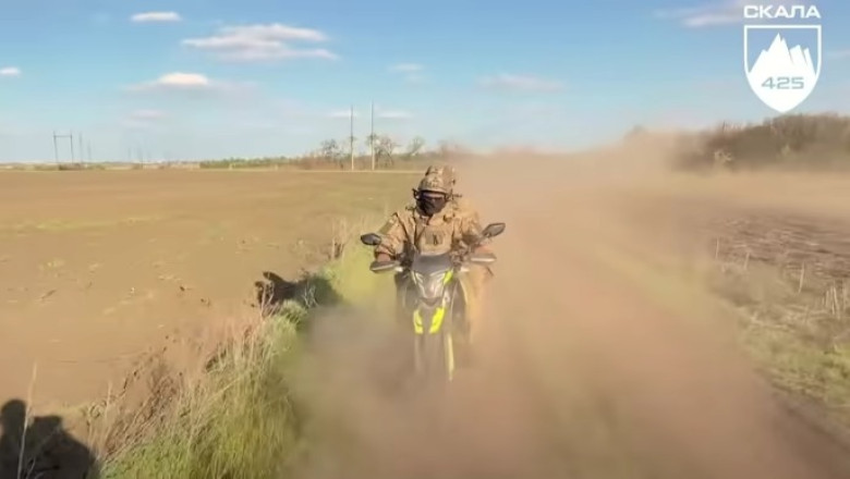 „Cavaleria” razboiului modern. Ucraina a anuntat formarea primei companii de atac pe motociclete. Cum va actiona Imagine