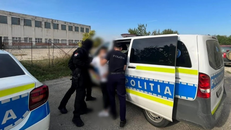 Caz socant intr-un liceu din Mioveni. Un elev si-a desfigurat o colega. A lovit-o cu piciorul pana i-a rupt mandibula Imagine