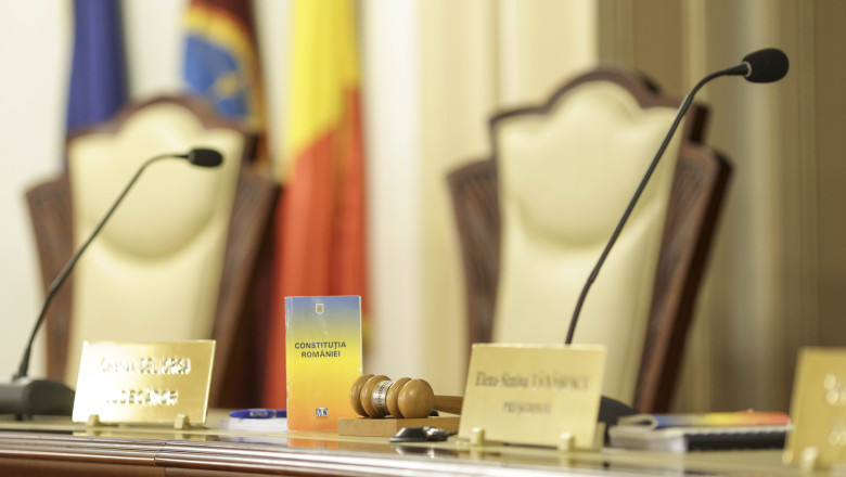 CCR decide, astazi, ce se intampla cu pensiile magistratilor. Hotararea a fost amanata, pana acum, de doua ori Imagine