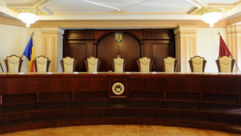 CCR, un arbitru necesar pentru disputele dintre presedinte si premier Imagine