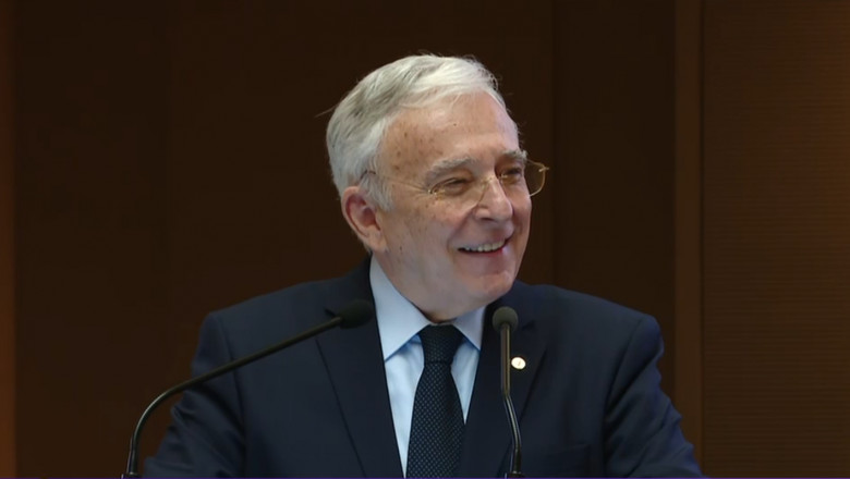 Ce a raspuns Mugur Isarescu cand a fost intrebat despre un nou mandat la BNR. „Nu pot sa va spun dorintele mele personale” Imagine