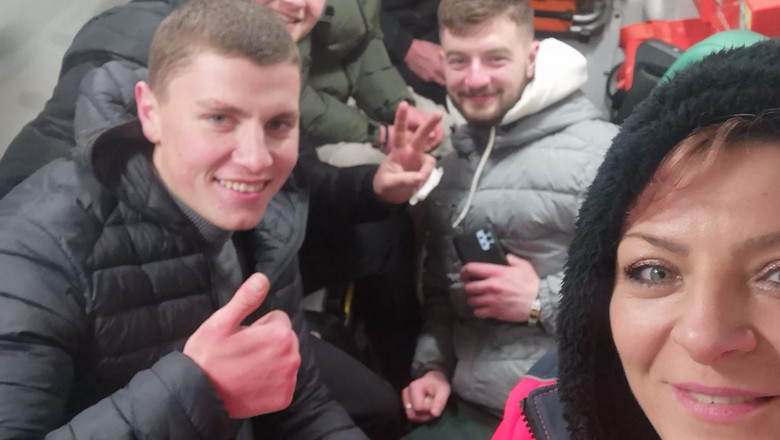 Ce au facut niste tineri care petreceau intr-un sat din Vaslui cand au aflat ca o ambulanta a ramas blocata in zapada Imagine