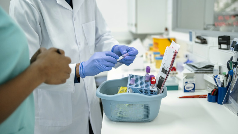 Ce este Clostridioides difficile, bacteria raspandita frecvent si in Romania. Medicii explica: „Infectia se transmite foarte usor” Imagine