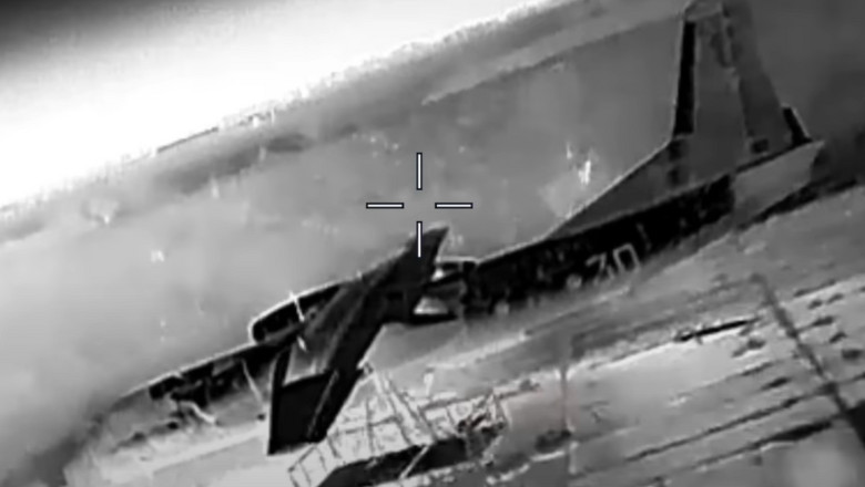 „Ce frumos ard!” Ucraina sustine ca a distrus doua avioane rusesti An-26 si doua statii radar in Crimeea. Imagini cu operatiunea Imagine