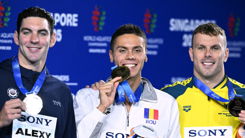 Ce i-a spus unul dintre rivali lui David Popovici, cand se pregateau sa urce pe podium. „Cam asta e atitudinea intre noi” Imagine