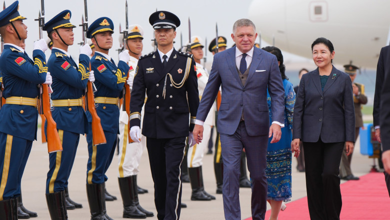 Ce i-a transmis lui Xi Jinping singurul lider din UE care a participat la parada uriasa de la Beijing Imagine