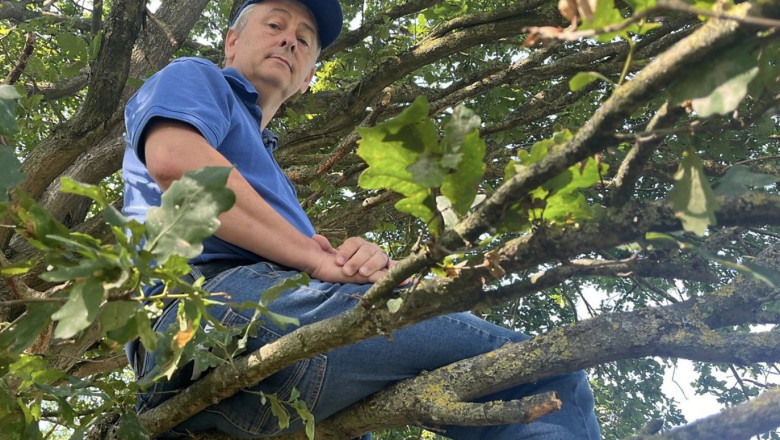 Ce solutie a gasit un suporter britanic pentru a vedea meciurile echipei favorite, dupa ce a primit interdictie pe viata la stadion Imagine