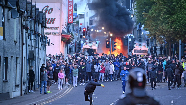 Ce spune Nicusor Dan despre situatia din Irlanda de Nord, unde au izbucnit violente dupa o tentativa de viol a unor romani Imagine