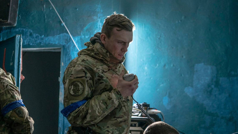 Ce spune un erou al Ucrainei despre ajutoarele SUA si NATO. Denis Prokopenko, eroul de la Azovstal, aminteste de strategia lui Sun Tzu Imagine