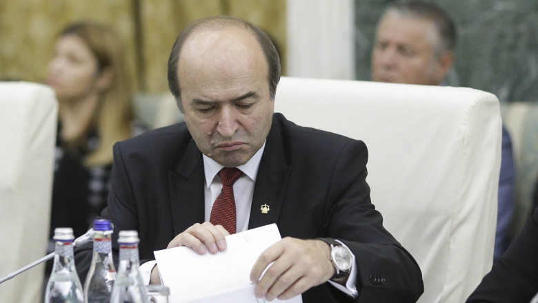 Ce spune un fost judecator constitutional despre sedinta CCR de azi privind turul I al alegerilor prezidentiale Imagine