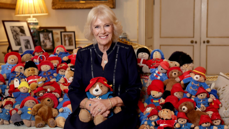 Ce va face familia regala cu ursuletii Paddington si alti ursuleti de plus, adusi ca omagiu Reginei Elisabeta a II-a Imagine