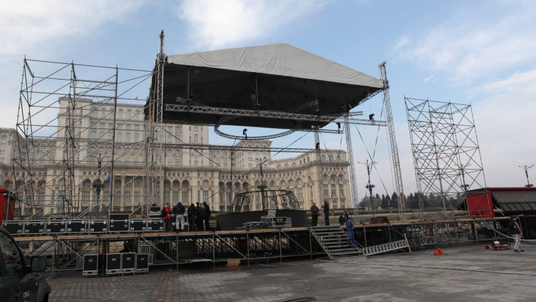 Cea mai mare poza de grup va fi imortalizata de Revelion, in Piata Constitutiei Imagine