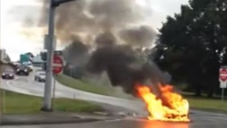 Cea mai puternica masina electrica, Modelul S de la Tesla, poate lua foc in mers Imagine