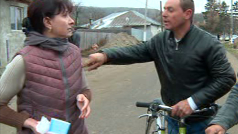 Cearta in Pungesti intre localnicii care doresc explorarea gazelor de sist si cei care sunt impotriva Imagine