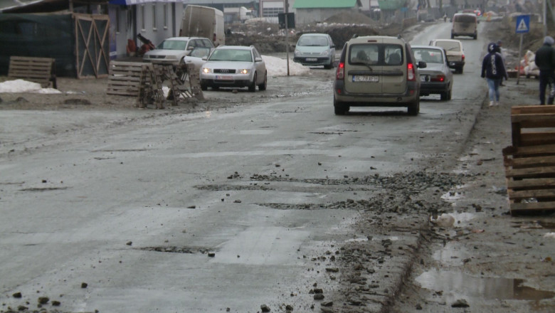 Cearta pe o bucata de drum Imagine