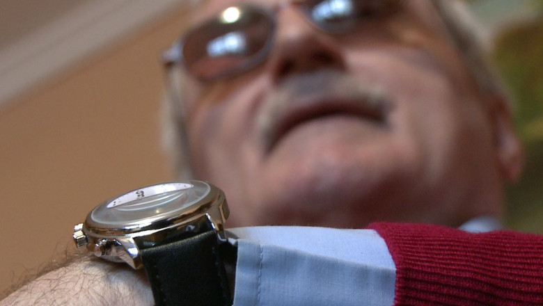 Ceasuri vorbitoare pentru nevazatori. Primele 50 de astfel de ceasuri au fost distribuite in Constanta Imagine